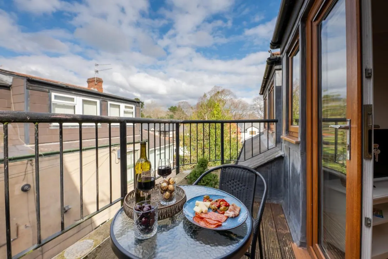 2 Bed Apartment - Cardiff City Centre - Free Parking United Kingdom