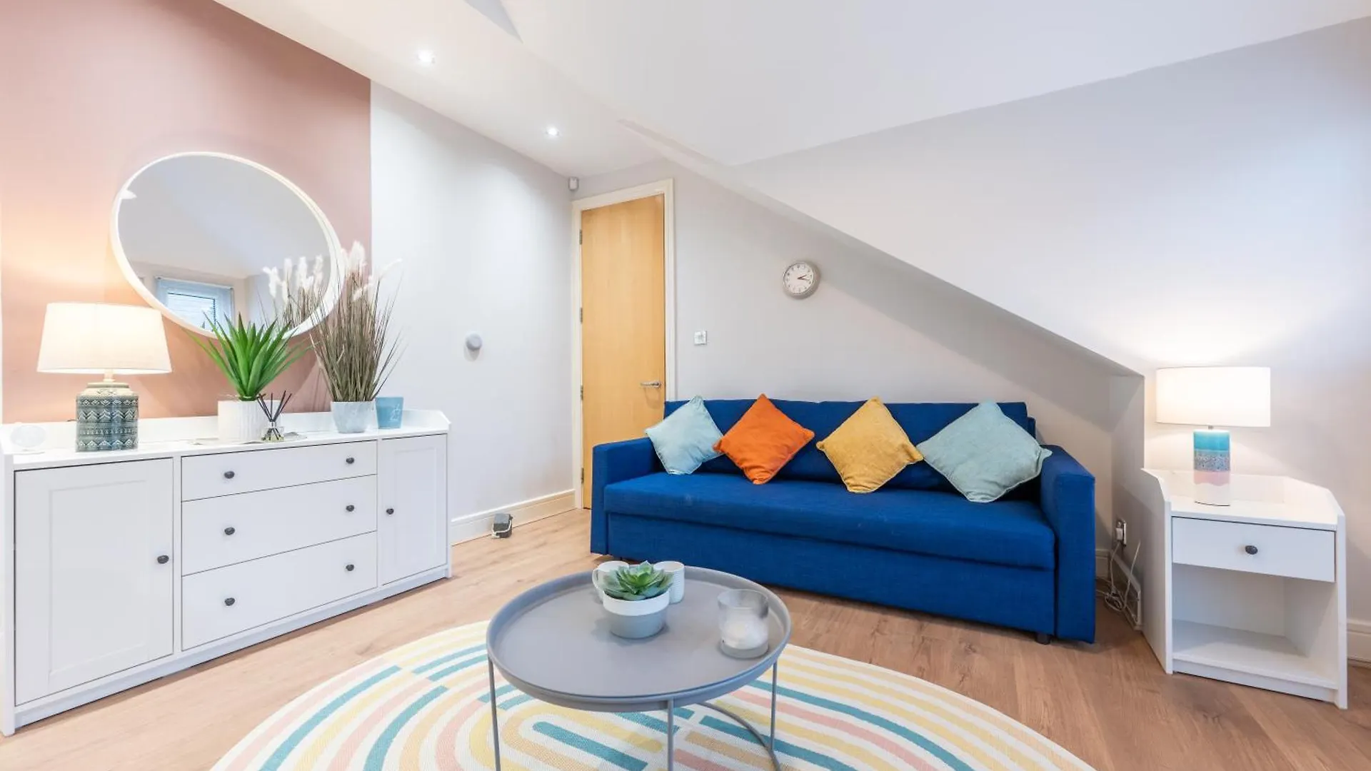 2 Bed Apartment - Cardiff City Centre - Free Parking 0*,  United Kingdom